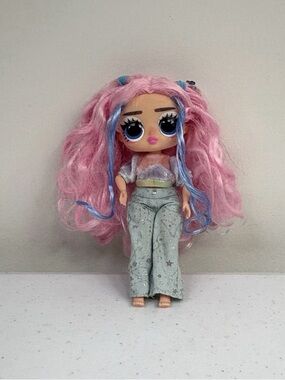 LOL Surprise Tweens Fashion Flora Moon Doll Pink Hair 2023
